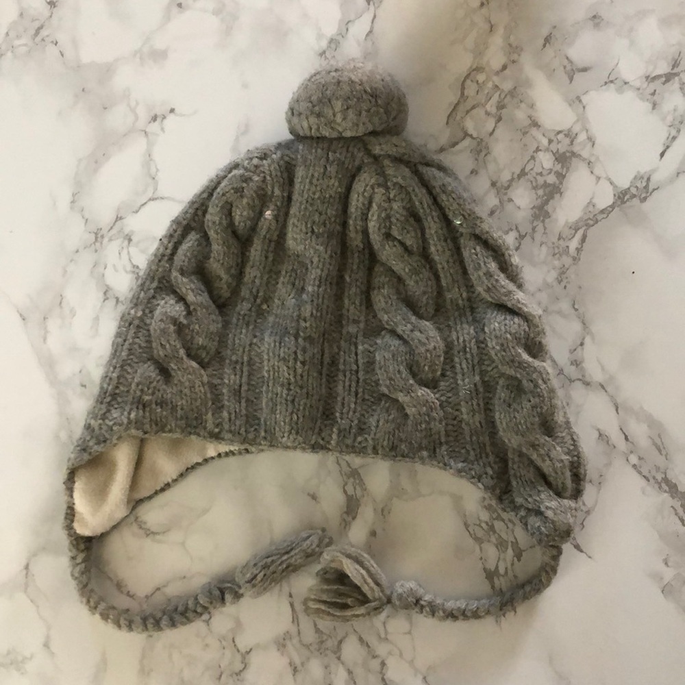 GAP Beanie Winter Hat Knit Cable Pom Pom Lamb Wool